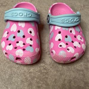 CROCS pink heart pattern toddler clogs size 5